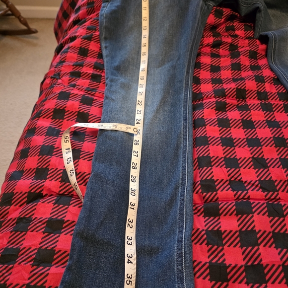 Old Navy Women's Blue Jeans - Picture 4 of 7